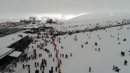 Erciyes'e yeni yılın ilk gününde ziyaretçi akını