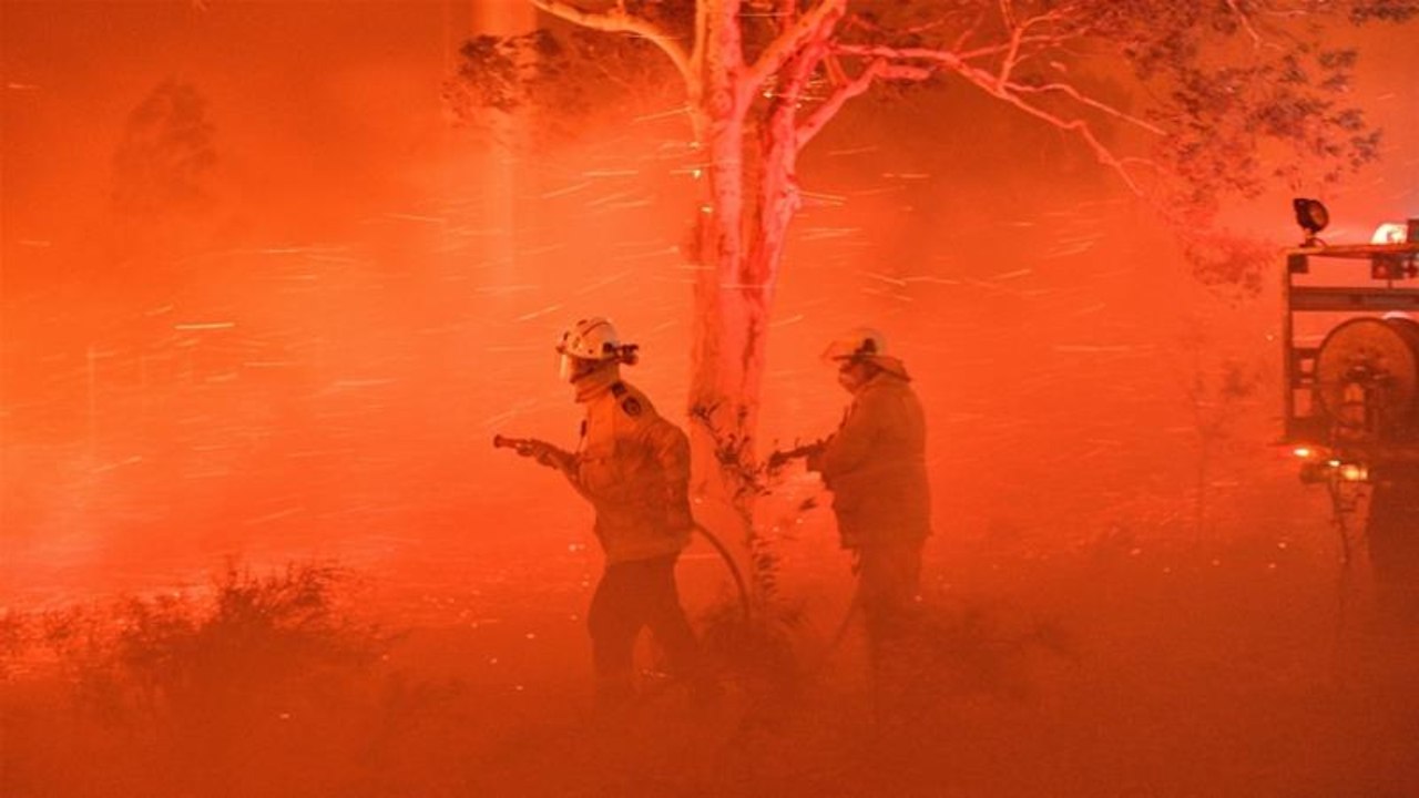 Death toll rises as bushfires spread across Australia