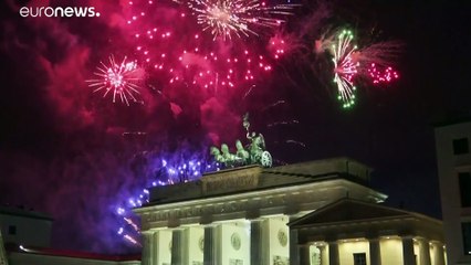 Βερολίνο: Nύχτα «κόλαση» για τους πυροσβέστες