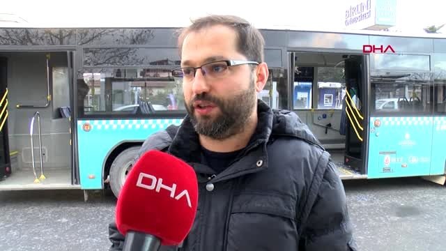 Zeytinburnu'nda durakta bekleyen otobüse başka bir otobüs çarptı 15 hafif yaralı