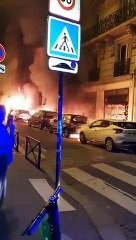 Download Video: Donald Trump se moque d'Emmanuel Macron sur twitter en ironisant sur des voitures en feu hier soir dans Paris