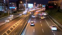 İstanbul'da 2020'nin ilk akşamı yollar boş kaldı, trafik yoğunluğu yüzde 26