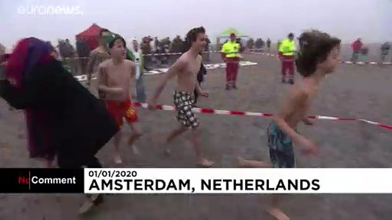 Scheveningen: 10.000 Teilnehmer beim Neujahrsschwimmen