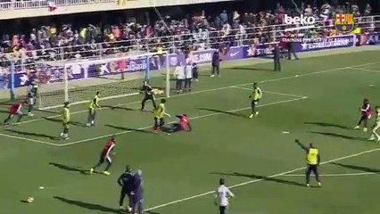 Messi deja a todos con la boca abierta con este loco gol en un entrenamiento del Barcelona