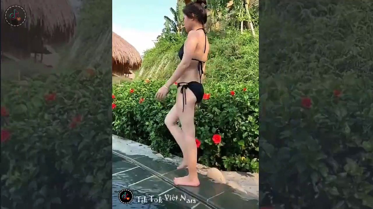 Tik Tok Việt Nam ✔ Khi Gái Xinh Mặc Bikini Anh Em Có Loạn Nhịp #4