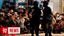 Hong Kong police arrest 400 protesters on New Year's Day
