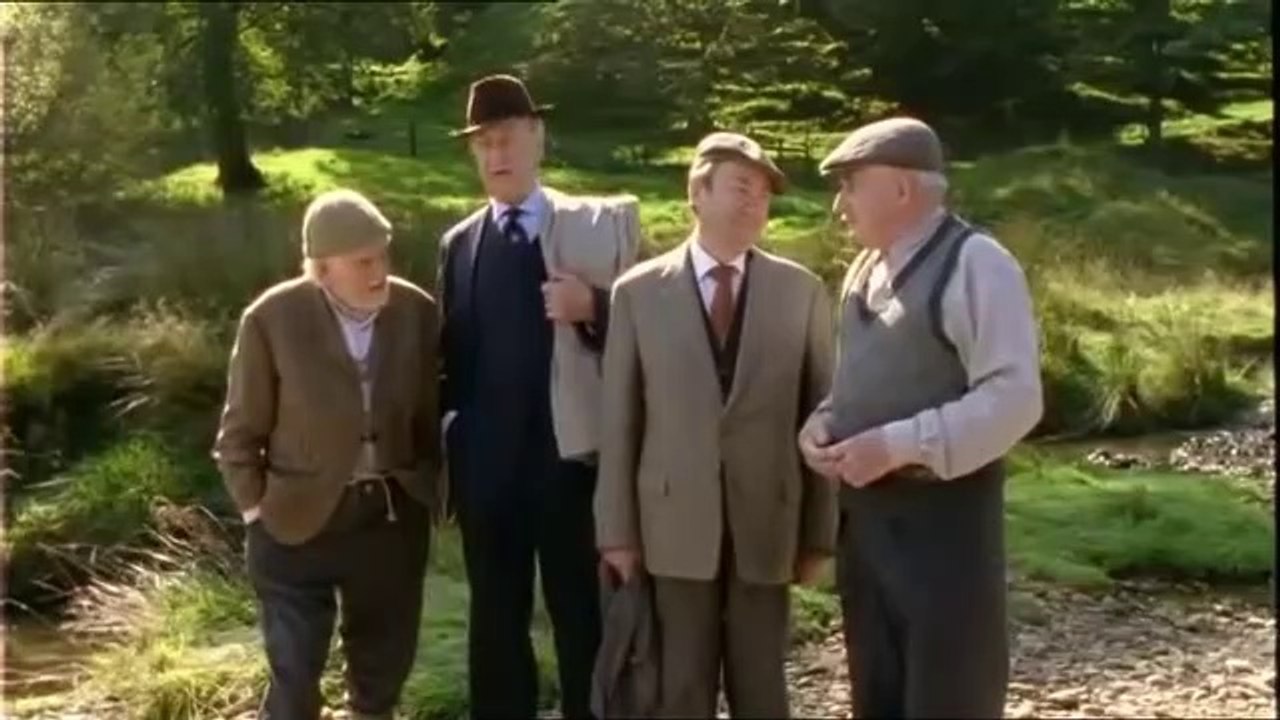 Last Of The Summer Wine S20E03  Bill Owen  • Peter Sallis • Frank Thornton • Thora Hird • Stephen Lewis