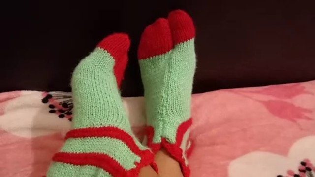 Beautiful knitting design for ladies socks