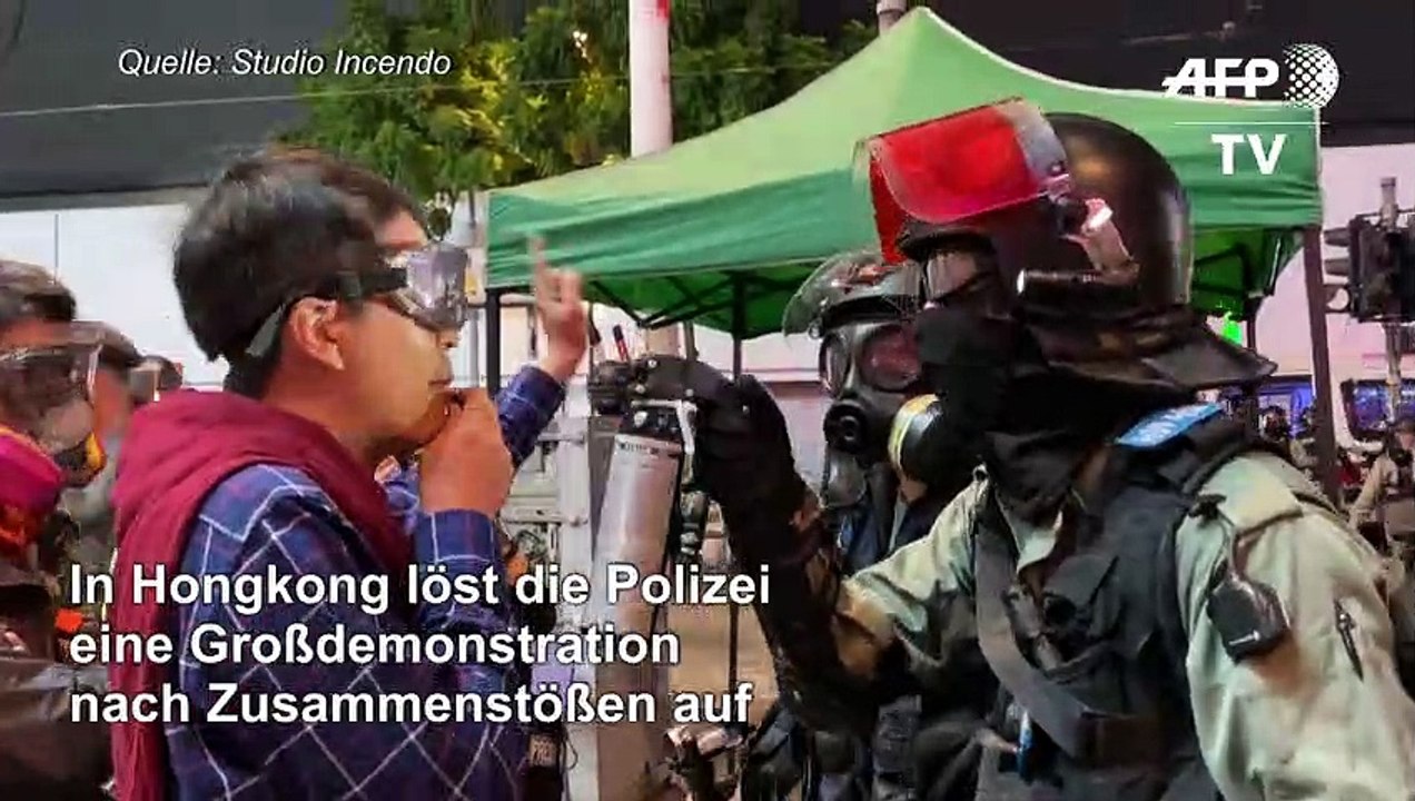 Hongkong: Polizei löst Großdemo auf