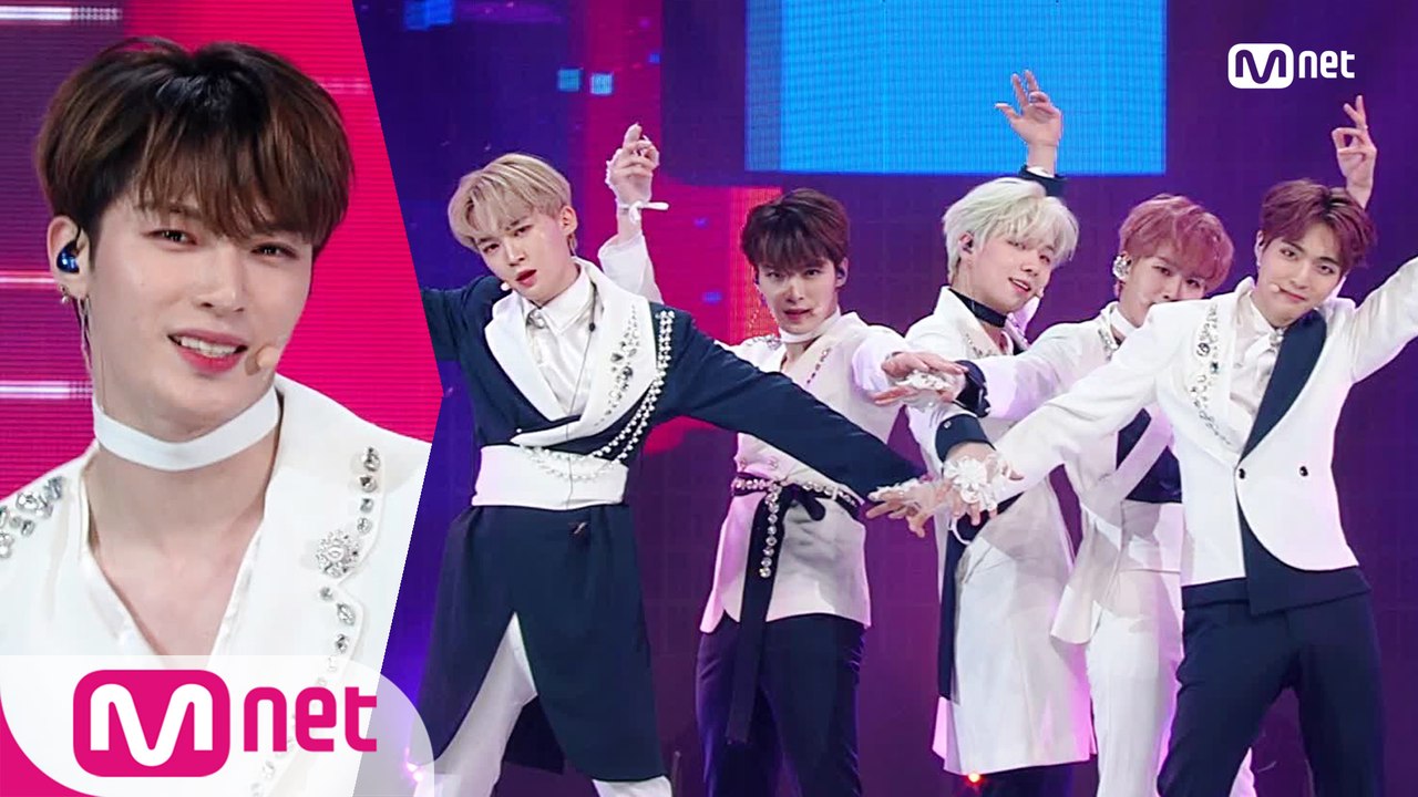 청량 카리스마 '세븐어클락'의 'Midnight Sun' 무대