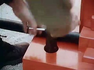 La cabina/The Phone Box  (1972)