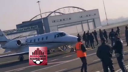 L'arrivo di Ibrahimovic all'aeroporto di Linate