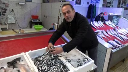 Gürcistan’dan Gelen Hamsi Trabzon'da Tezgahları Şenlendirdi