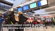 Grèves: trafic toujours perturbé en gare Montparnasse