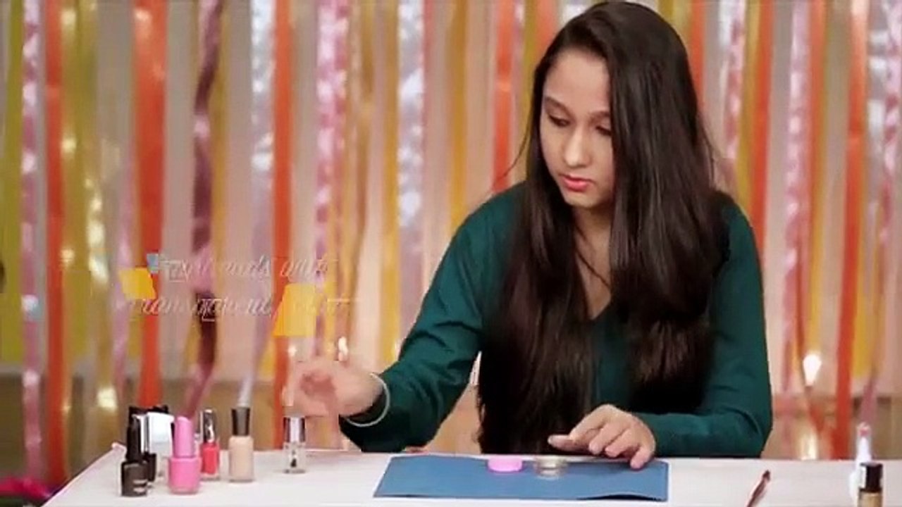 2 Ways To Add Glitter To Your Nails - Glitter Nail Art Tutorial