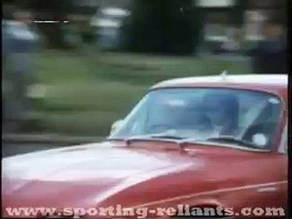 Scimitar GTE car chase with George Lazenby