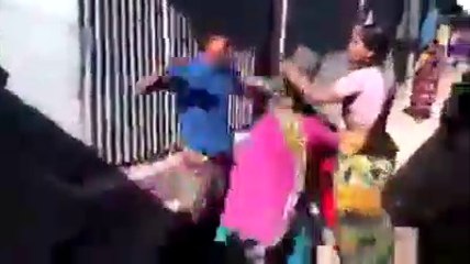 Funny Desi Indian Fights- Village fights in India 2019