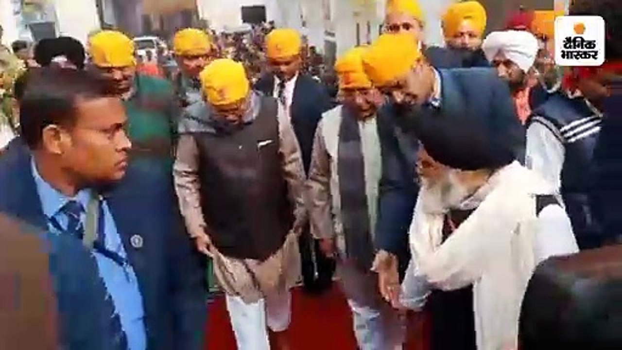 मुख्यमंत्री नीतीश ने गुरु के दरबार में टेका मत्था, कहा-पटना साहिब आने के लिए ट्रेन सेवा बढ़ाए केंद्र