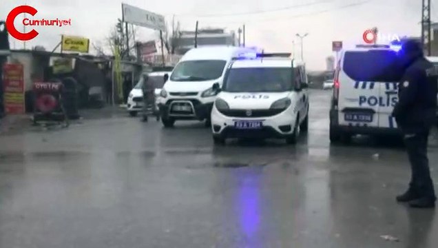 Araçtaki iki kardeşe silahlı saldırı: 1 ölü, 1 yaralı