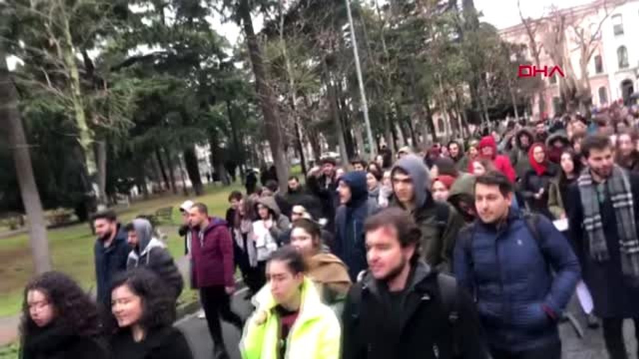 Beyazıt'ta eylem yapan gruba polis müdahalesi