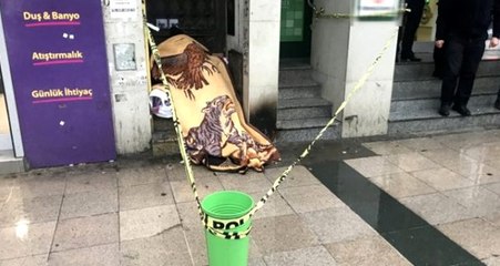 İstanbul'da Fatih'te bir kişi sokak ortasında donarak can verdi