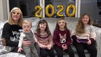 Sophia Isabella e Alice e o Bebê João Paulo de Carvalho Lofiego Feliz! Ano Novo!