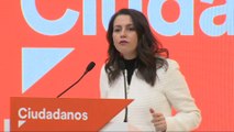 Arrimadas apela a barones de PSOE para intentar “frenar la locura” del pacto con ERC