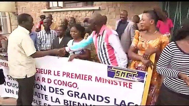 Kalemie: Ilunga Ilunkamba visite le bateau Amani, d’une capacité de 3000 tonnes