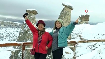 Kapadokya’da Çinli Turistlerin Kar Keyfi