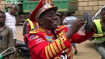 من هو ملك "الواقيات الذكرية" الذي اكتسب شهرة واسعة في كينيا؟