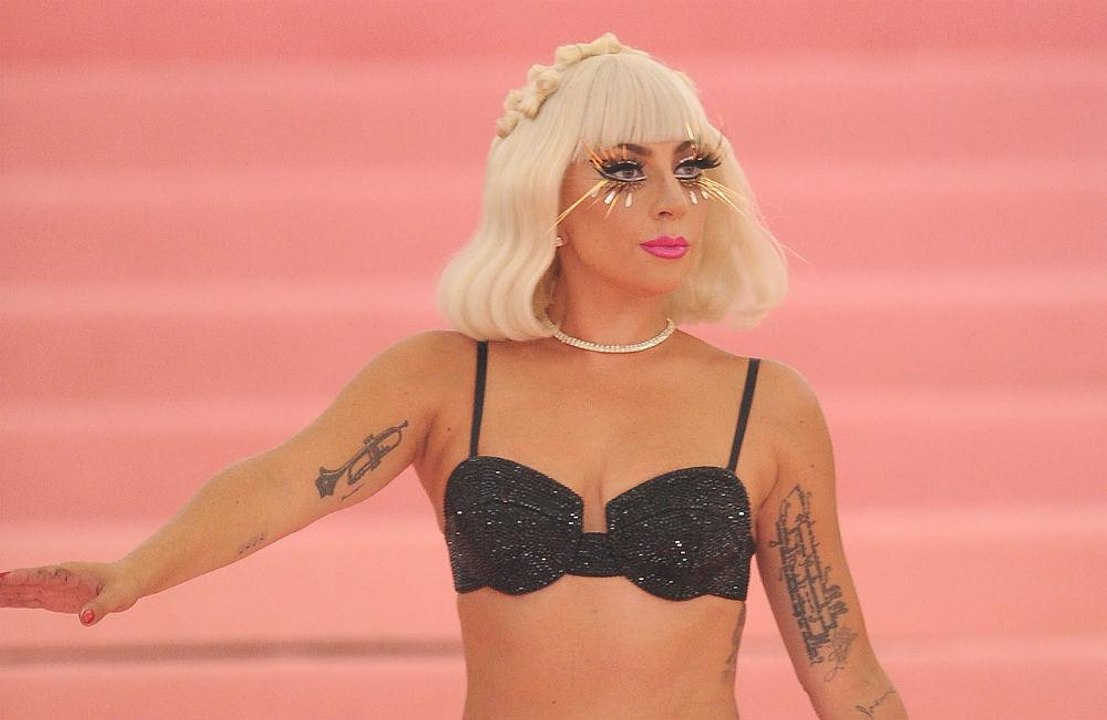 Lady gaga küsst mystery-mann