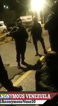 La tensa conversación entre los militares que se alzaron contra la dictadura y un mayor general que apoya a Maduro