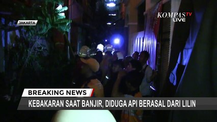 Kebakaran Landa Pemukiman Ditengah Banjir Jakarta