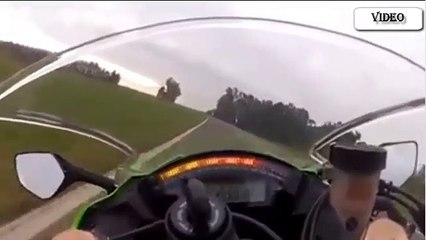 Mira el peligroso vídeo de este argentino a 300 km/h en su motocicleta