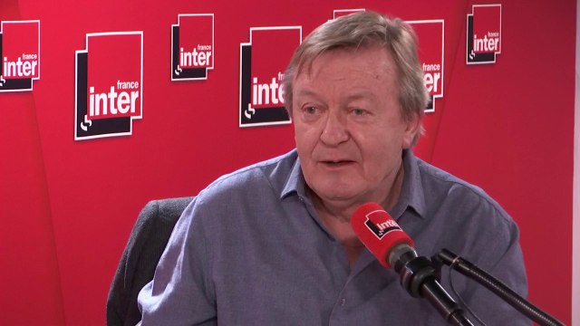 Jean Echenoz : Je ne crois pas que mon livre soit engagé. Ce n'est pas parce qu'on met en scène des personnages qui sont du monde politique qu'on prend une position particulière.