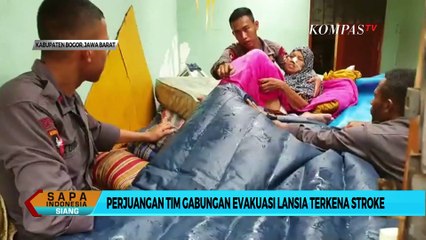Perjuangan Tim Gabungan Evakuasi Seorang Lansia yang Terkena Stroke