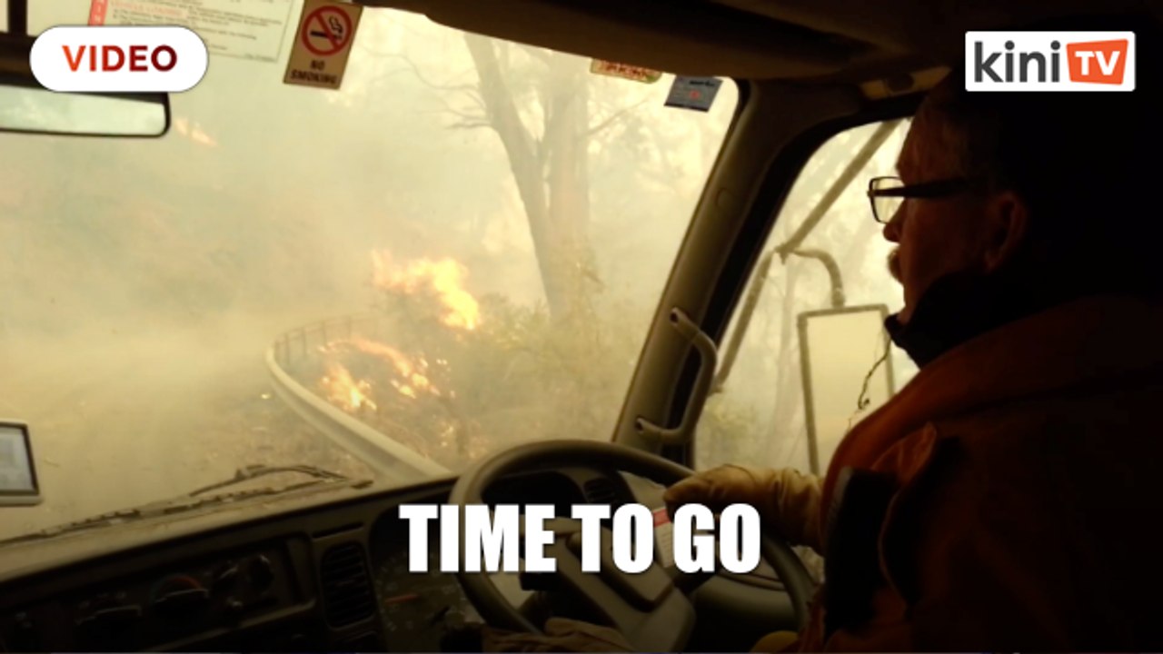 Australia urges people to flee as fires set to surge at weekend