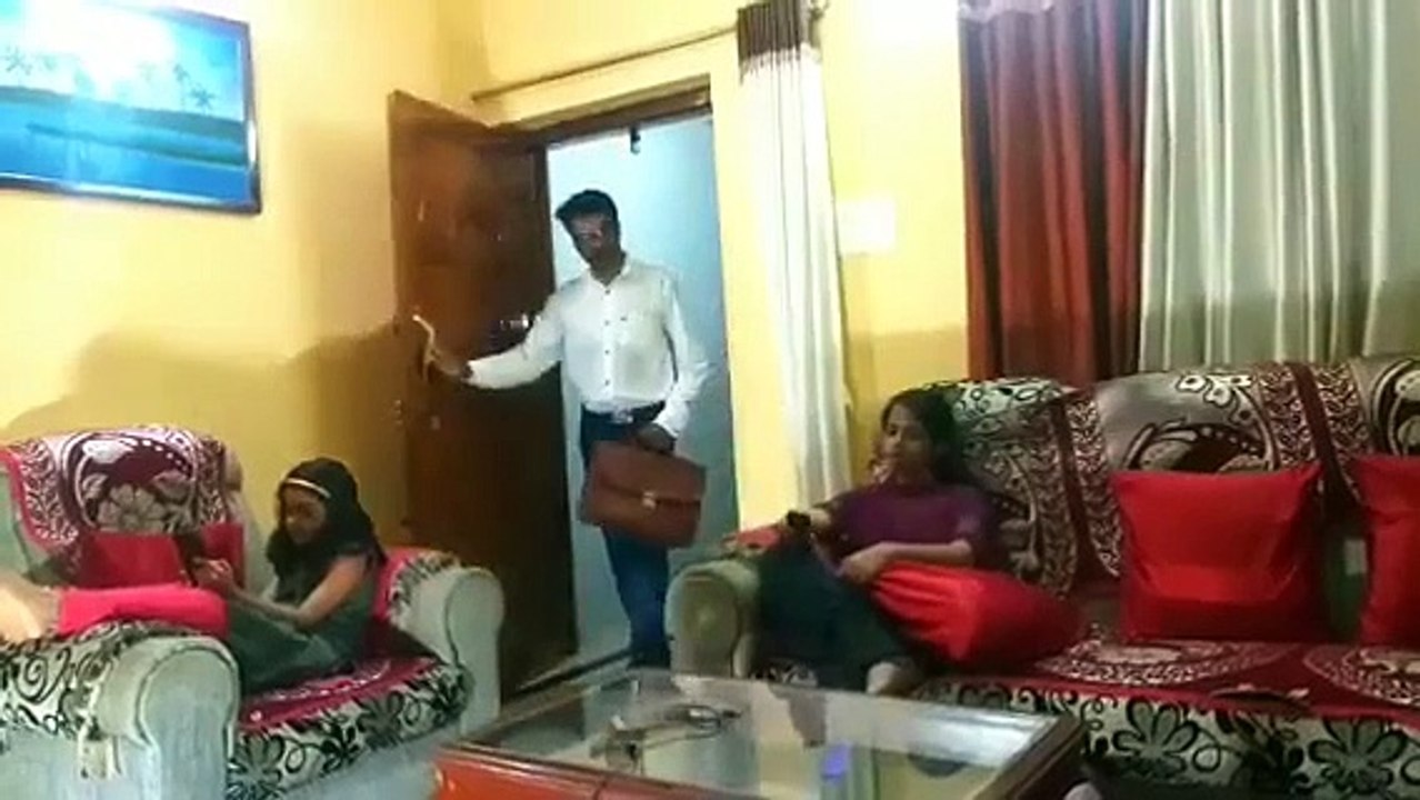 - കാലങ്ങൾ മാറുമ്പോൾ ബന്ധങ്ങൾ... നമ്മൾ അറിയാതെ കൈവിട്ടു പോകുന്നു.... - ഒരു - ഓർമ്മപ് ( Source )
