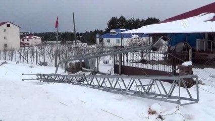 Kar ve fırtına nedeniyle 27 mahalle elektriksiz kaldı