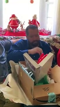 Emu, ce père reçoit le formulaire d'adoption de son fils !