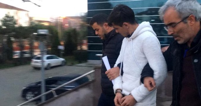 Ev değil sanki tamirhane! Çok sayıda parçalanmış motosiklet ve bisiklet ele geçirildi