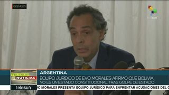 Evo Morales presenta a su equipo legal para enfrentar acusaciones