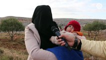 سيدة من إدلب تفضح زيف المساعدات الإنسانية للاجئين من ريف إدلب الجنوبي - سوريا