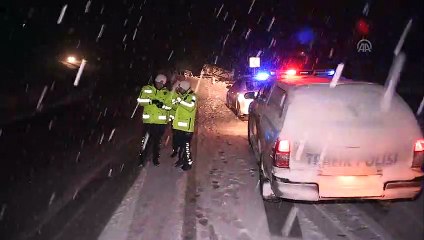 Erzincan'da yolcu otobüsü devrildi: 12 yaralı