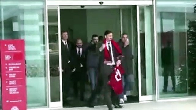 Football - Zlatan Ibrahimovic présente son maillot aux tifosi du Milan AC