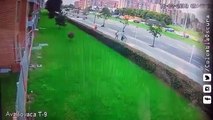 El vídeo que muestra el accidente en el que perdió la vida un joven motorista en Colombia