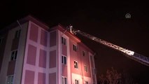 Apartman yangınında bir kişi öldü, 15 kişi dumandan etkilendi