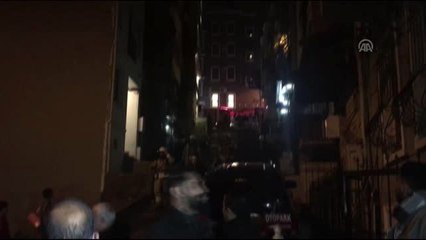 Beyoğlu'nda metruk binada yangın