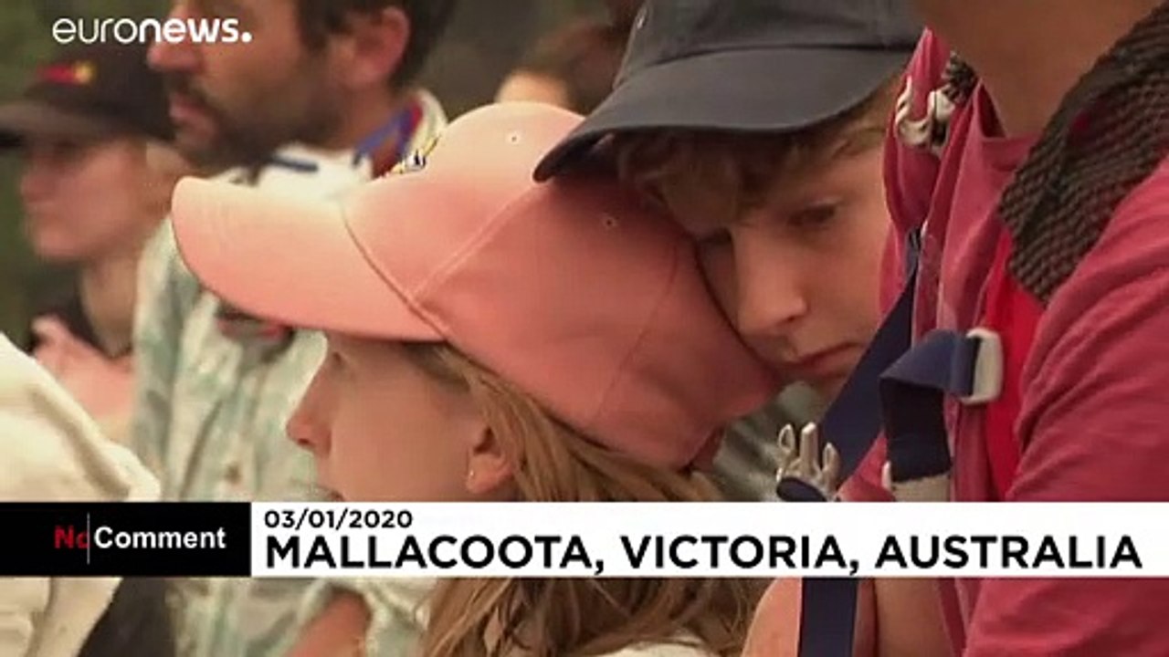 Australier fliehen auf Schiffen der Marine