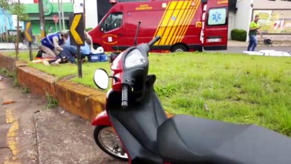 Jovem sofre fratura após cair de moto no Centro